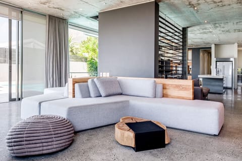 Mountain Marvel Apartment in Camps Bay