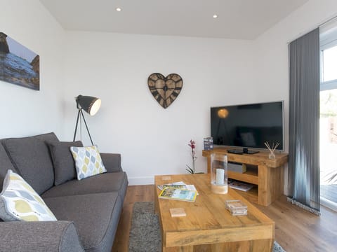 Rustic Blush Apartment in Llanbadrig