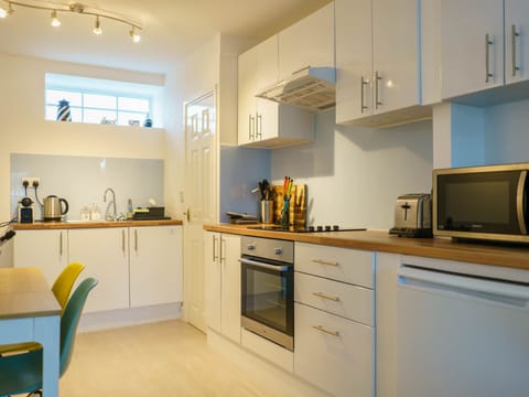 Harbour Dusk Apartment in Wales