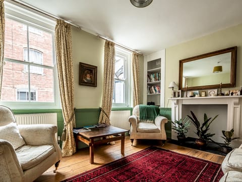 Motifs Floraux Apartment in Exeter