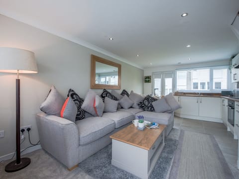 Chalet's Go to the Beach Apartment in Wales