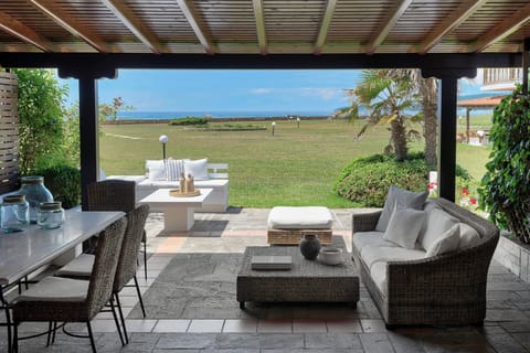 Home on the Green Apartment in Halkidiki