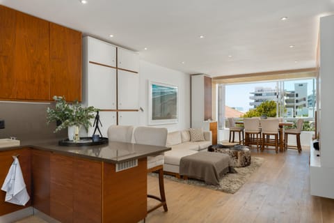 The Lion & The Land Apartment in Sea Point