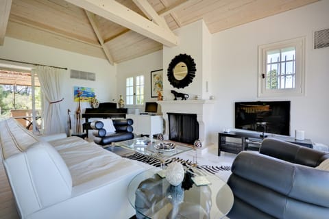 Cypress Breeze Apartment in Saint-Tropez
