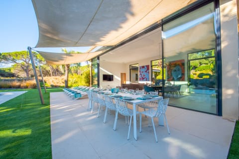 Shades of Warhol Apartment in Ramatuelle