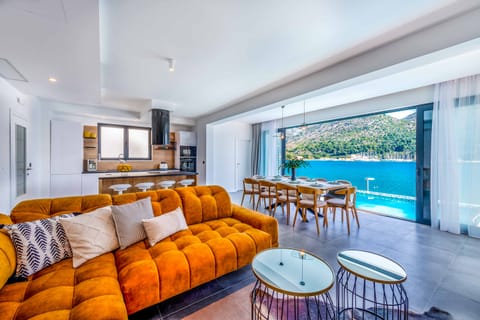Waterfront Haven Apartment in Dubrovnik-Neretva County