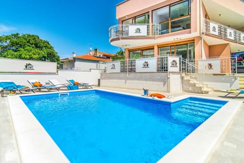 Sunshine Splash Apartment in Novigrad