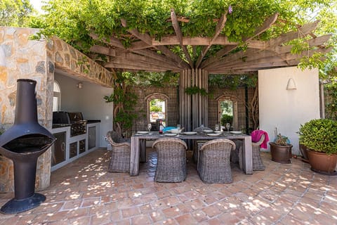 Swimming in the Shade Apartment in Marina Baixa