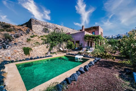 Boho Retreat Apartment in Oia