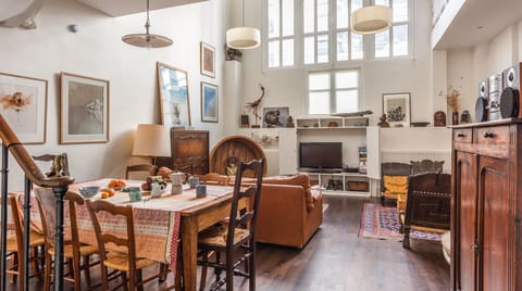 The Artist's Den Luxury apartment in Paris