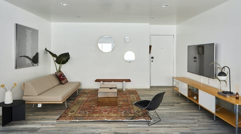 Scandi Colocasia Apartment in Echo Park