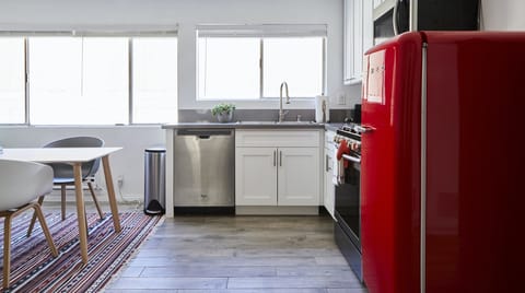 Scandi Colocasia Apartment in Echo Park