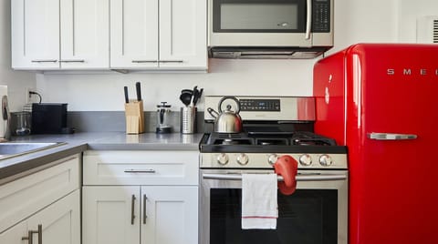 Scandi Colocasia Apartment in Echo Park