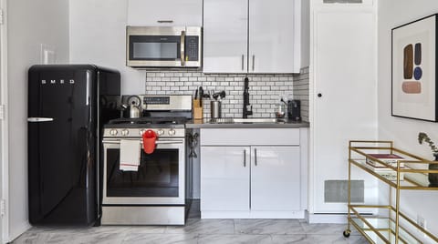 Full Circle Apartment in Echo Park