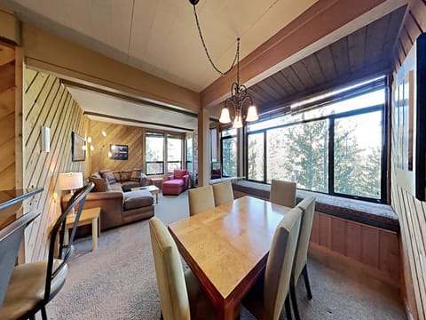 Cozy and Comfortable Slopeside Condo