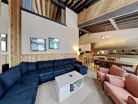 Open and Spacious Layout in this Slopeside Condo
