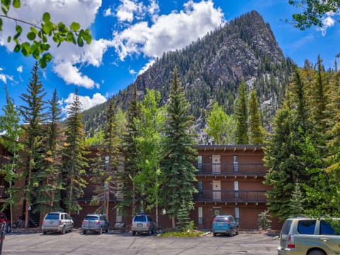 Ten Mile Island Exterior