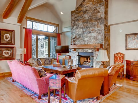 5 Bed/5 Bath Condo - Steps from the Chairlift! Apartment in Edwards