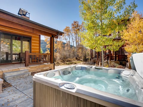 Beautiful 4Br Townhome with Private Hot tub! Townhouse in Keystone
