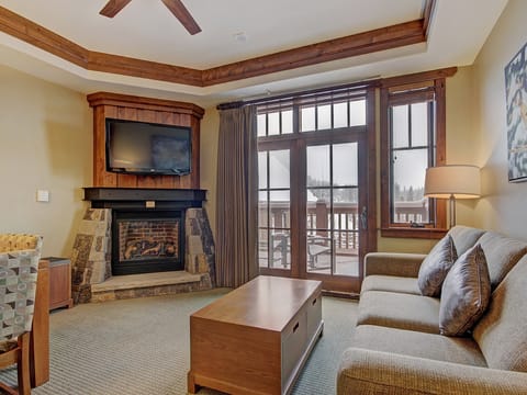 Luxury Condo at Base of Peak 8 - Walk to Gondola Apartment in Breckenridge