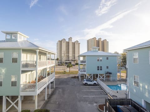 Welcome to Spinnaker Pointe. This low density complex only features 10 units total, with 5 buildings of over~under style duplex units. A units are located up one flight of stairs just above parking, and B units are top floor.