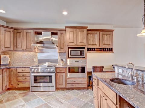 Mountain Chalet Right Next To The Lift - 39B Townhouse in Copper Mountain