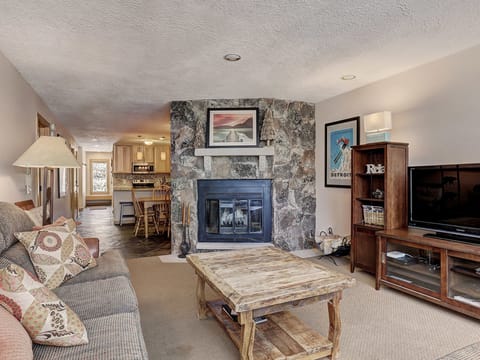 2065 The Pines Apartment in Keystone