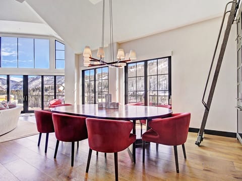 Iconic 5 Bedroom Penthouse at the Ritz-Carlton Save 20% on 7+ Nights! Apartment in Vail