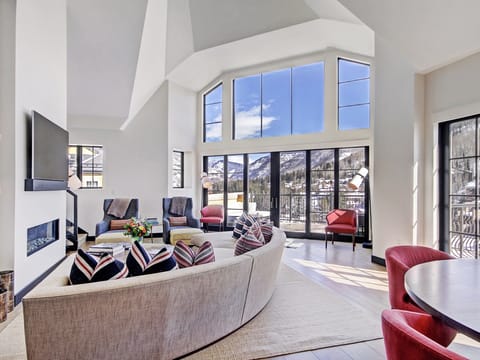 Iconic 5 Bedroom Penthouse at the Ritz-Carlton Save 20% on 7+ Nights! Apartment in Vail
