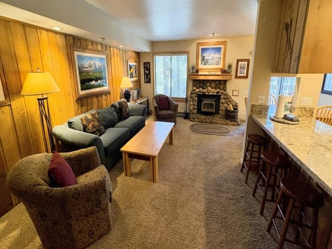 Living room Pic1