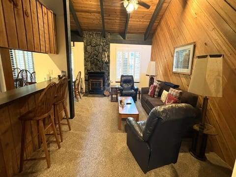 Living room Pic1