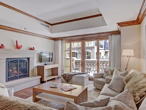 3 BR Luxury Ritz-Carlton Condo w/ Mountain Views Save 20% on 7+ Nights! Apartment in Vail
