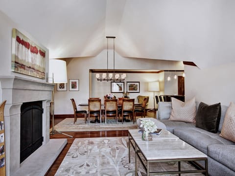 Vail Village Private 4 BR Residence w Full Kitchen Save 20% on 7+ Nights! Apartment in Vail