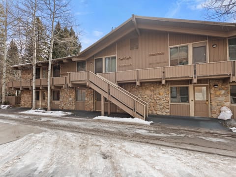 700UteAve#116_HiRes_21120617