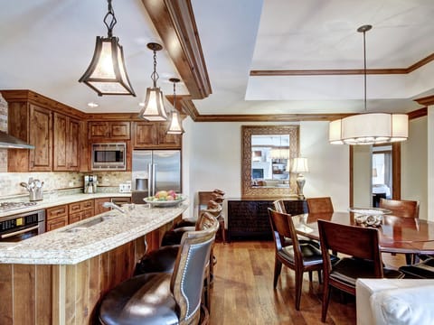 Ritz Carlton Residence Spacious with Valley Views Save 20% on 7+ Nights! Apartment in Vail