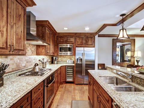 Ritz Carlton Residence Spacious with Valley Views Save 20% on 7+ Nights! Apartment in Vail