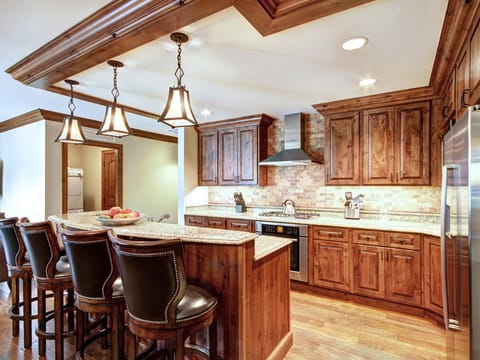 Ritz Carlton Residence Spacious with Valley Views Save 20% on 7+ Nights! Apartment in Vail