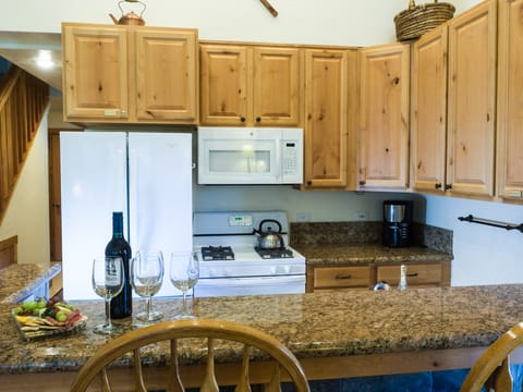 Overwhelming Charm, Overlooking the Village- 2Br 2Ba Hotel in Northstar Drive