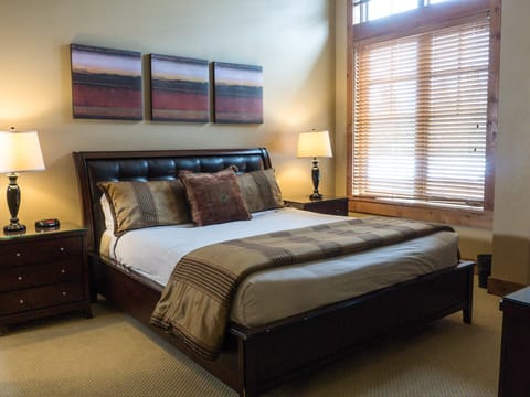 Village Luxury with a View - 1Br/1Ba Premium Condo! Apartment in Northstar Drive