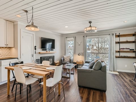 Alpine 303 - a SkyRun Breckenridge Property - Welcome to Alpine 303 - a cozy, updated condo in the heart of downtown Breckenridge!