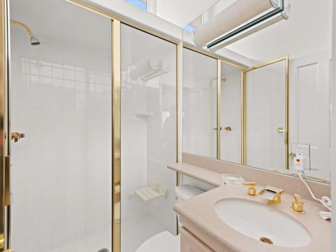 700UteAve#407_HiRes_21120607