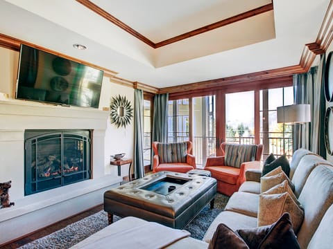 Chic 2 BR+Den Ritz-Carlton Condo with Valley Views Save 20% on 7+ Nights! Apartment in Vail