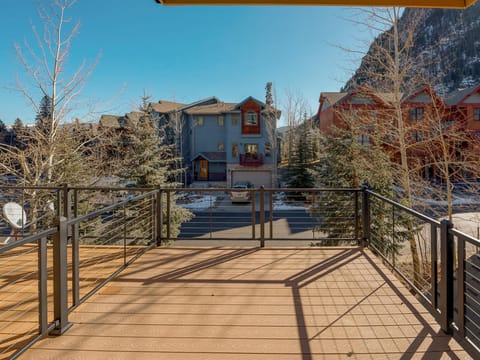 Streamside 333B View