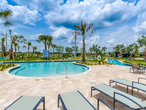 Perfect Townhome For The Family With Private Pool! Townhouse in Kissimmee