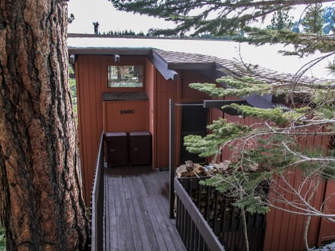 Mammoth West 140 Pet-Friendly Updated Condo, Just A Short Walk to Canyon Lodge Apartment in Mammoth Lakes