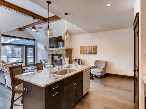 New Luxury 3br Townhome R40 Townhouse in Keystone