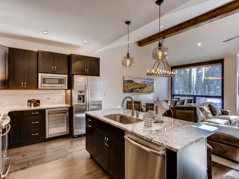 New Luxury 3br Townhome R40 Townhouse in Keystone