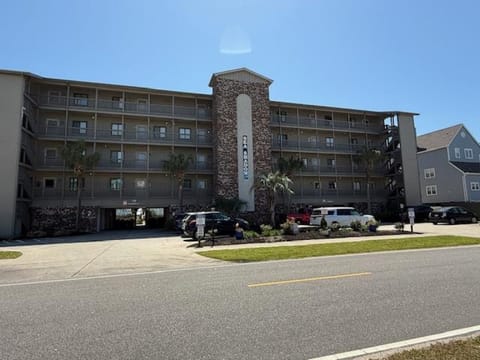 Exterior Front View