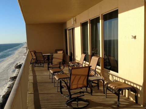 Gulf Front Condo with Ocean Views Balcony - 2004 Apartment in Upper Grand Lagoon
