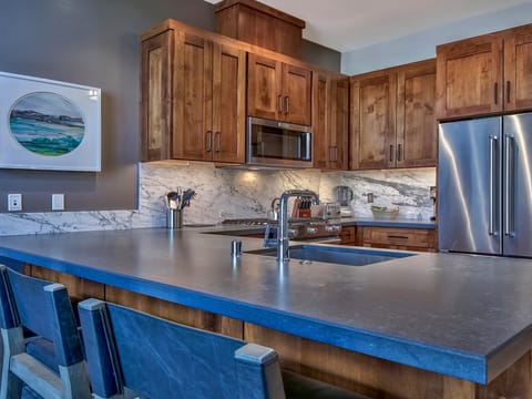 Luxury 2Br Residence steps from Heavenly Village & Gondola Apartment in Stateline